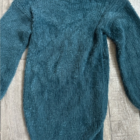 Women’s small sweater - Picture 2 of 3